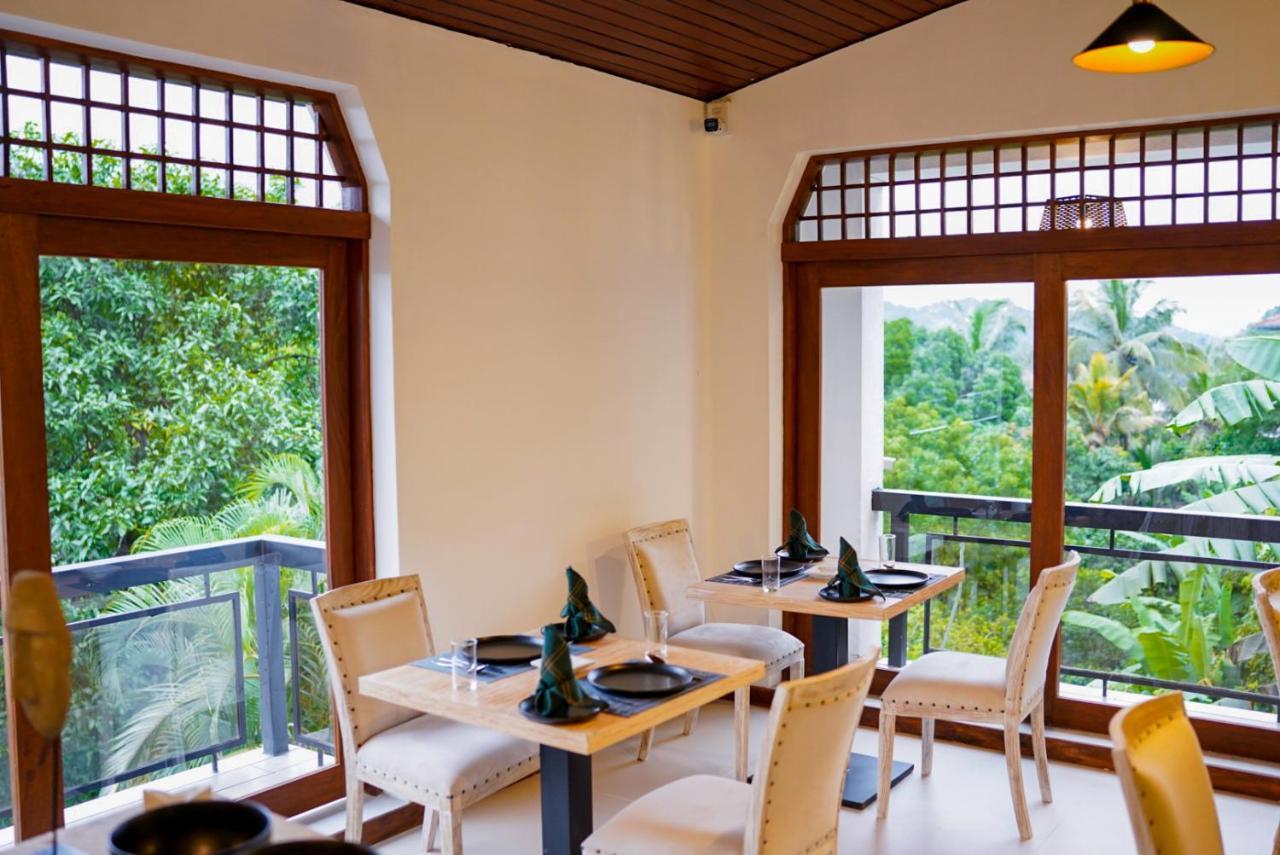 Chariot Square Hotell Kandy Exteriör bild