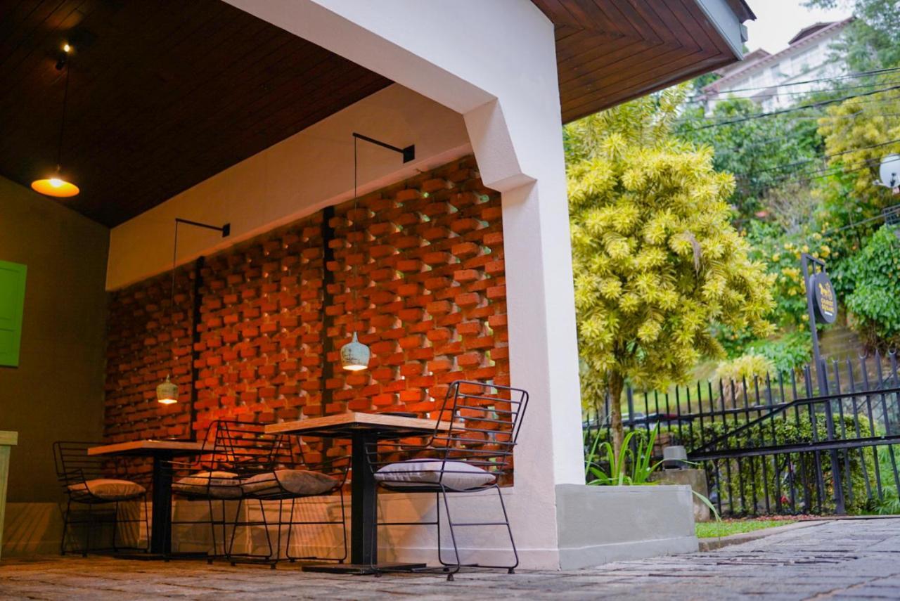 Chariot Square Hotell Kandy Exteriör bild